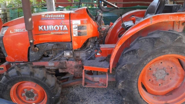 ขาย L3608sp. เดิมๆสวยๆ ชั่งโมงน้อยครับ ยางใหม่ ขาย L3608sp. เดิมๆสวยๆ ชั่งโมงน้อยครับ 1.พร้อมดันหน้า หลัง+ โรตารี่ช้าง 300 ,000. ยางหลังใหม่