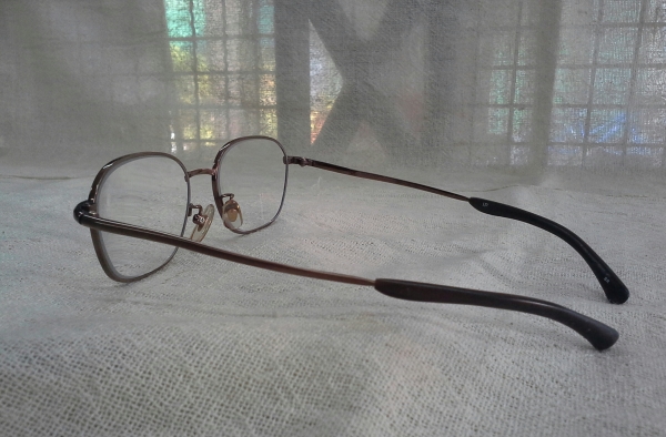 แว่นสายตายาวไททาเนียมบริสุทธิ์  TRUSTAGE made in Japan