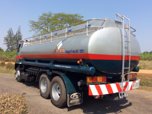 ISUZU 10ล้อ เพลาเดียว ถังน้ำมัน เครื่อง195แรง แท้ สภาพสวย ยางดี 10เส้น  เครื่องดี ครัทซีสวย ขาย 880,000 บาท ศุภากร  081-1903107 ,081-4252943