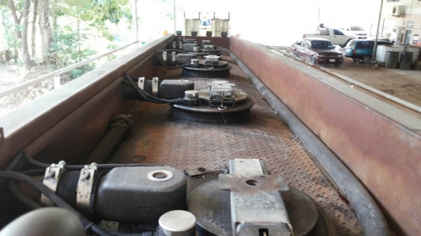 ISUZU 10ล้อ เพลาเดียว ถังน้ำมัน เครื่อง195แรง แท้ สภาพสวย ยางดี 10เส้น  เครื่องดี ครัทซีสวย ขาย 880,000 บาท ศุภากร  081-1903107 ,081-4252943