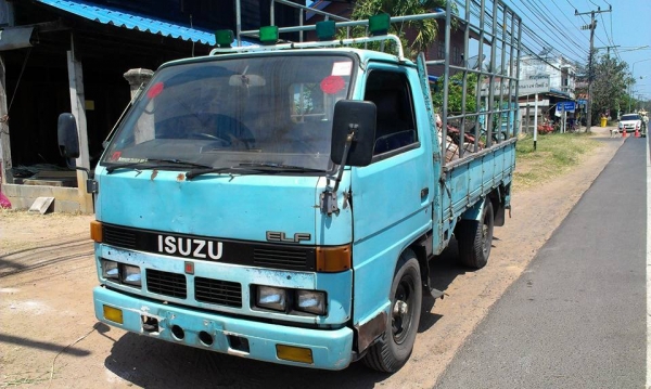 ขายสี่ล้อกลาง 88แรง เครื่องดีเกียเข้าง่าย คัทซีสวยมาก แอร์เย็น ยางดีสี่เส้น