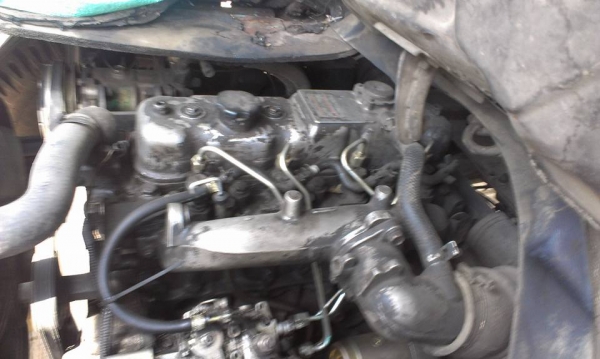 ขายสี่ล้อกลาง 88แรง เครื่องดีเกียเข้าง่าย คัทซีสวยมาก แอร์เย็น ยางดีสี่เส้น