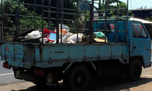 ขายสี่ล้อกลาง 88แรง เครื่องดีเกียเข้าง่าย คัทซีสวยมาก แอร์เย็น ยางดีสี่เส้น