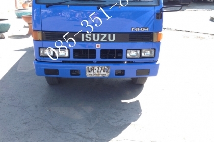 รถบรรทุกสี่ล้อ NKR  มีหลายคันครับ