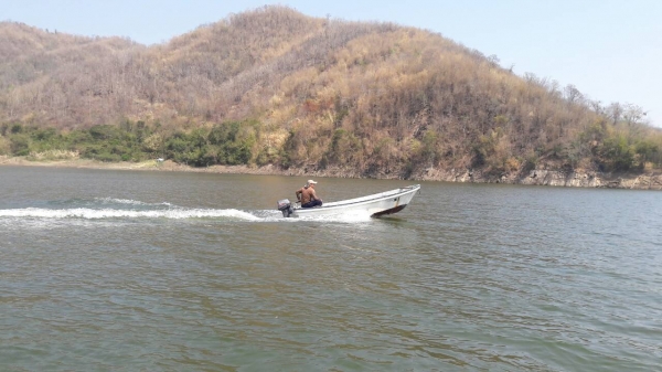 เรือ13ฟุตเครื่องyamaha8แรงราคา68000