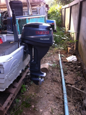 เครื่องyamaha. 4จังหวะ 9.9แรงมีสตารท์ไฟฟ้าเครื่องสภาพใหม่พร้อมใช้ 35000