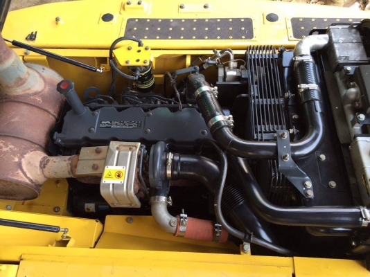 KOMATSU PC200-8 (เจ้าของขายเอง) รถปี 11 5,XXX ชั่วโมง เอกสารใบแจ้งจำหน่าย (ประกันศูนย์ยังมีอยู่ ถ่ายน้ำมันเครื่องกรองน้ำมันไฮโดลิคกองฟรีอีกนาน) รถออกป้ายแดง ตัวญี่ปุ่น สีเดิม รถสวยมาก  สนใจด่วน 089-0854790