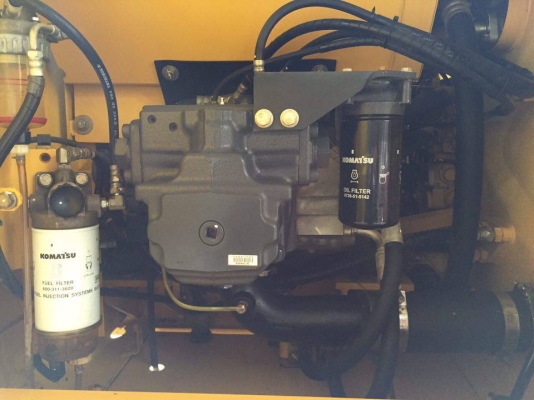 KOMATSU PC200-8 (เจ้าของขายเอง) รถปี 11 5,XXX ชั่วโมง เอกสารใบแจ้งจำหน่าย (ประกันศูนย์ยังมีอยู่ ถ่ายน้ำมันเครื่องกรองน้ำมันไฮโดลิคกองฟรีอีกนาน) รถออกป้ายแดง ตัวญี่ปุ่น สีเดิม รถสวยมาก  สนใจด่วน 089-0854790