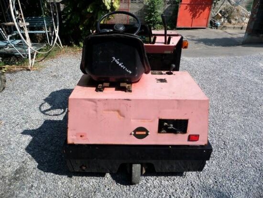 รถกวาดดูดฝุ่น Amano เครื่องhonda 11 แรง พร้อมใช้