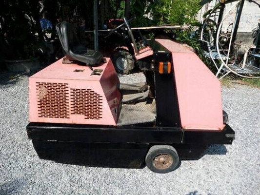 รถกวาดดูดฝุ่น Amano เครื่องhonda 11 แรง พร้อมใช้