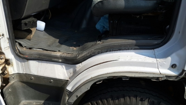 รถ 6 ล้อ ตู้แห้ง ยี่ห้อ HINO  รุ่น FC3JLKA ตู้ ยาว 6.50 เมตร สภาพยางสวยเต็ม