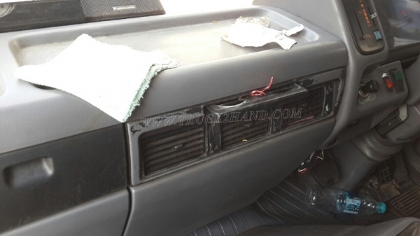 รถ 6 ล้อ ตู้แห้ง ยี่ห้อ HINO  รุ่น FC3JLKA ตู้ ยาว 6.50 เมตร สภาพยางสวยเต็ม