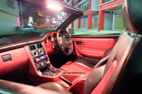 Mercedes benz slk230 kompressor ปี2003ตัวท๊อป เกียร์ AUTO เปิดประทุนไฟฟ้า วิ่งมา1xxxxxโล Mercedes benz slk230 kompressor ปี2003ตัวท๊อป เกียร์ AUTO เปิดประทุนไฟฟ้า วิ่งมา1xxxxxโล
