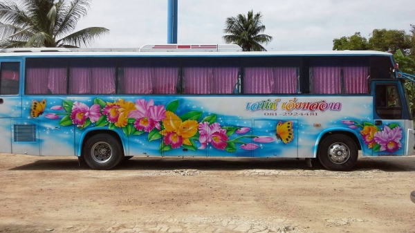 ขายรถบัส ชั้นคืบ แอร์ไฟฟ้า เครื่อง Nissan ท่ออ้อม คานหน้า-คานท้าย Hino Zm เบรคแห้ง มีคัสซี ล้อแม็กซ์ ยางเรเดียล เครื่องเสียงพร้อม สภาพพร้อมใช้งาน ราคา 550,000บาท ต่อรองได้ สนใจติดต่อ คุณเสน่ห์ โทร 081-2924481 , 085-1988301