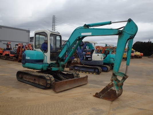 Komatsu PC45R-8 เก่าญี่ปุ่น พร้อมตู้เก๋ง ถึงไทยเร็วๆนี้ครับ