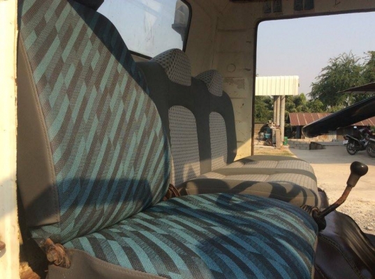 รถ 6 ล้อ เทนเลอร์ HINO KM779 ปี 33 เครื่อง 117 แรง