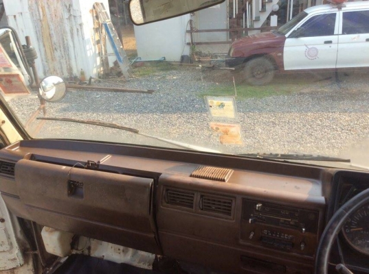 รถ 6 ล้อ เทนเลอร์ HINO KM779 ปี 33 เครื่อง 117 แรง