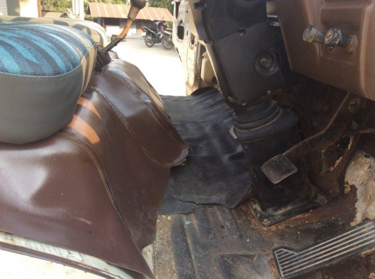 รถ 6 ล้อ เทนเลอร์ HINO KM779 ปี 33 เครื่อง 117 แรง