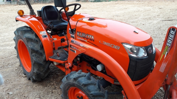 ขายรถไถL3608ใบมีดผาลพร้อมใช้ครับ