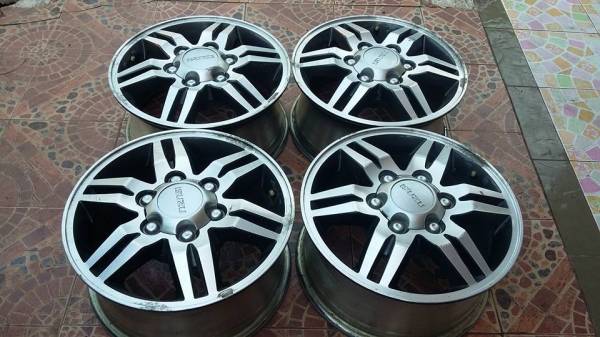ขายล้อ isuzu ขอบ 16 จำนวน 1 ชุด 4000 บาท