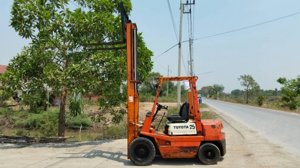 ขายด่วนรถยกดีเซล TOYOTA 4FDดีเซลยก2.5ตันเสาสูง3เมตรยางตัน4เส้นรถนอกเพิ่งเข้ามาใหม่ยังไม่เคยใช้งานในเมืองไทยเลย=รุ่นใหม่ขายถูกๆๆ ขายด่วนรถยกดีเซล TOYOTA 4FDดีเซลยก2.5ตันเสาสูง3เมตรยางตัน4เส้นรถนอกเพิ่งเข้ามาใหม่ยังไม่เคยใช้งานในเมืองไทยเลย=รุ่นใหม่ขายถูกๆๆ