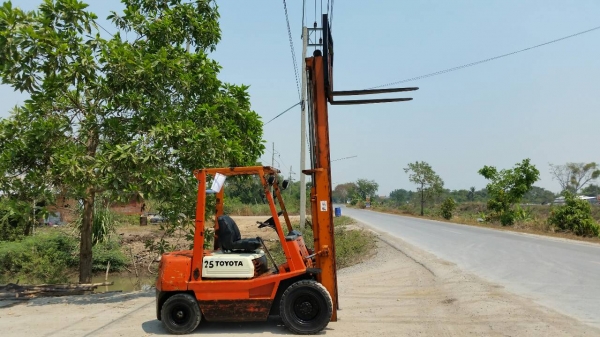 ขายด่วนรถยกดีเซล TOYOTA 4FDดีเซลยก2.5ตันเสาสูง3เมตรยางตัน4เส้นรถนอกเพิ่งเข้ามาใหม่ยังไม่เคยใช้งานในเมืองไทยเลย=รุ่นใหม่ขายถูกๆๆ ขายด่วนรถยกดีเซล TOYOTA 4FDดีเซลยก2.5ตันเสาสูง3เมตรยางตัน4เส้นรถนอกเพิ่งเข้ามาใหม่ยังไม่เคยใช้งานในเมืองไทยเลย=รุ่นใหม่ขายถูกๆๆ