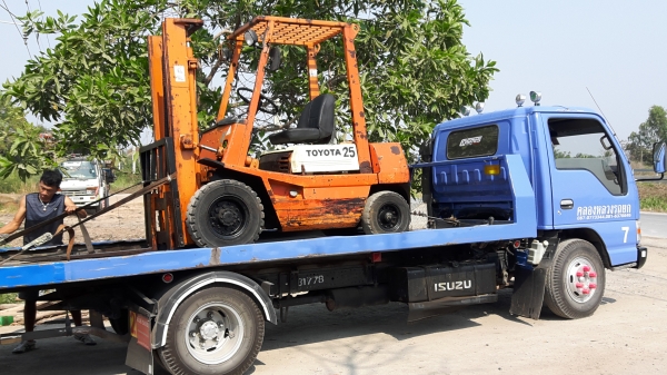 ขายด่วนรถยกดีเซล TOYOTA 4FDดีเซลยก2.5ตันเสาสูง3เมตรยางตัน4เส้นรถนอกเพิ่งเข้ามาใหม่ยังไม่เคยใช้งานในเมืองไทยเลย=รุ่นใหม่ขายถูกๆๆ ขายด่วนรถยกดีเซล TOYOTA 4FDดีเซลยก2.5ตันเสาสูง3เมตรยางตัน4เส้นรถนอกเพิ่งเข้ามาใหม่ยังไม่เคยใช้งานในเมืองไทยเลย=รุ่นใหม่ขายถูกๆๆ