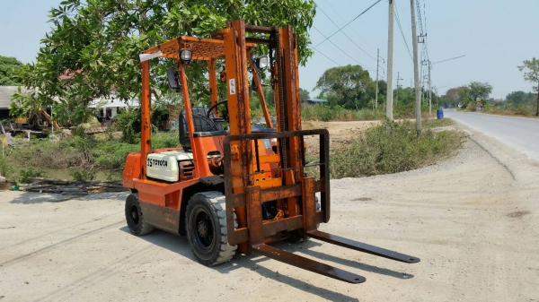 ขายด่วนรถยกดีเซล TOYOTA 4FDดีเซลยก2.5ตันเสาสูง3เมตรยางตัน4เส้นรถนอกเพิ่งเข้ามาใหม่ยังไม่เคยใช้งานในเมืองไทยเลย=รุ่นใหม่ขายถูกๆๆ ขายด่วนรถยกดีเซล TOYOTA 4FDดีเซลยก2.5ตันเสาสูง3เมตรยางตัน4เส้นรถนอกเพิ่งเข้ามาใหม่ยังไม่เคยใช้งานในเมืองไทยเลย=รุ่นใหม่ขายถูกๆๆ