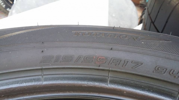 ขายยาง 215/55/17 ปี 14 ขายยาง 215/55/17 ปี 14