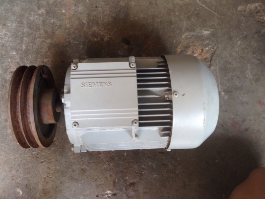 ขายมอเตอร์ Siemens 5.5HP. 1450rpm. 380V ของใหม่เก่าเก็บไม่เคยใช้งาน ถอดออกจากพัดลมระบายอากาศครับ