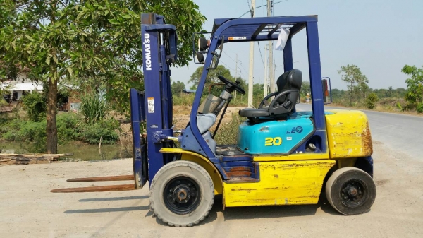 ขายด่วนรถยกKOMATSU FG20-14ยก2ตันเสาสูง3เมตรยางตัน4เส้นรถนอกเพิ่งนำเข้ามายังไม่เคยใช้งานในเมืองไทยเลย