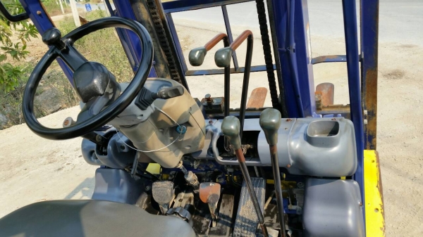 ขายด่วนรถยกKOMATSU FG20-14ยก2ตันเสาสูง3เมตรยางตัน4เส้นรถนอกเพิ่งนำเข้ามายังไม่เคยใช้งานในเมืองไทยเลย