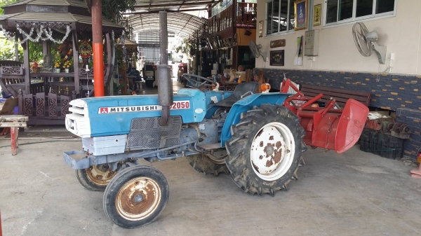 รถไถพรวนดินนั่งขับ  MITSUBISHI  รุ่น D2050 ขนาด 20 แรง เครื่องยนต์ดีเซล เพลาเดียว  เก่าญี่ปุ่น สภาพพร้อมใช้งาน