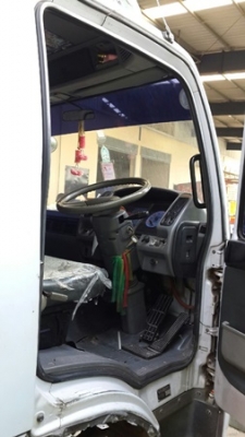 รถ 6 ล้อ ตู้แห้ง ยี่ห้อ HINO รุ่น FC3JLKA ตู้ ยาว 6.50 เมตร สภาพยางสวยเต็ม