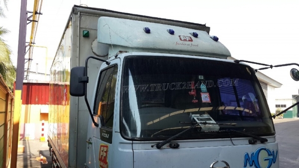 รถ 6 ล้อ ตู้แห้ง ยี่ห้อ HINO รุ่น FC3JLKA ตู้ ยาว 6.50 เมตร สภาพยางสวยเต็ม