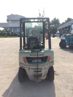 ขายรถ NISSAN ขนาด 2 ตัน เครื่องยนต์ เบนซิล + แก็ส   เกียร์ ออโต้ รับประกัน3 เดือน