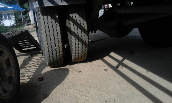 Hino หัวสิงห์ไฮเทค เครื่อง HO7C-185 แรง (ทำเครื่องใหม่) สีใหม่ ทั้งคัน เทรนTadano 3.5 ตัน 3 ปลอก 2 ชัก ทะเบียนเต็ม ยางใหม่