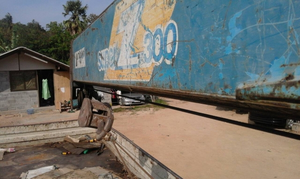 Hino หัวสิงห์ไฮเทค เครื่อง HO7C-185 แรง (ทำเครื่องใหม่) สีใหม่ ทั้งคัน เทรนTadano 3.5 ตัน 3 ปลอก 2 ชัก ทะเบียนเต็ม ยางใหม่