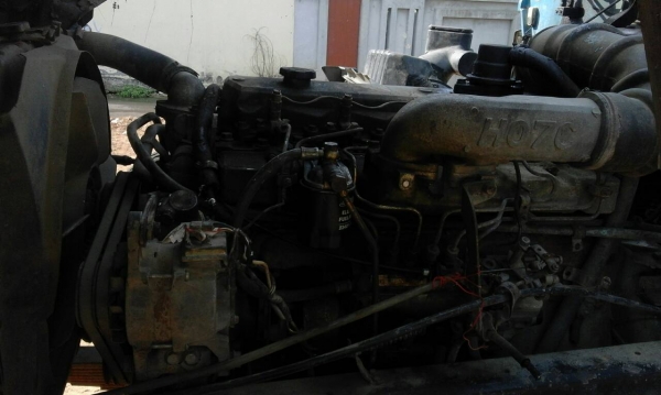 Hino หัวสิงห์ไฮเทค เครื่อง HO7C-185 แรง (ทำเครื่องใหม่) สีใหม่ ทั้งคัน เทรนTadano 3.5 ตัน 3 ปลอก 2 ชัก ทะเบียนเต็ม ยางใหม่