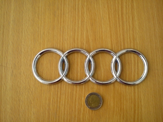 โลโก้ Audi แท้ ติดท้ายรถ