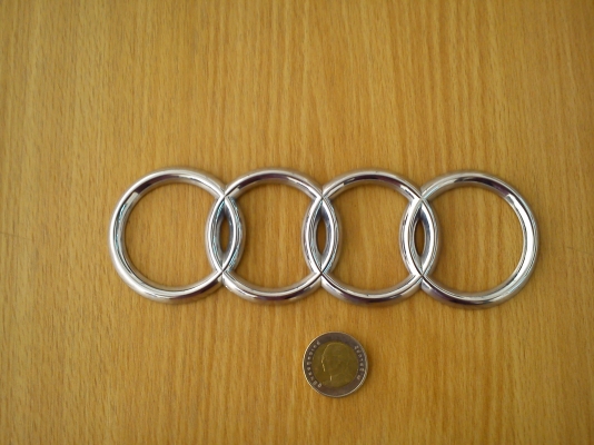 โลโก้ Audi แท้ ติดท้ายรถ