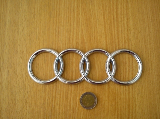 โลโก้ Audi แท้ ติดท้ายรถ