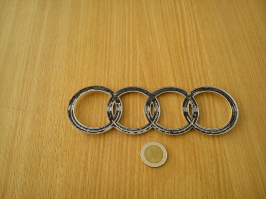 โลโก้ Audi แท้ ติดท้ายรถ