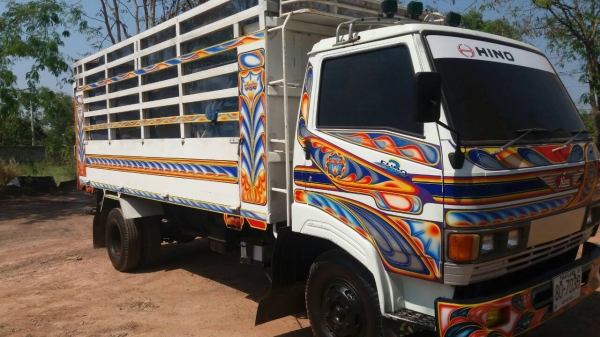 ขายด่วน รถบรรทุก 6 ล้อดั้ม HINO สภาพพร้อมใช้งาน