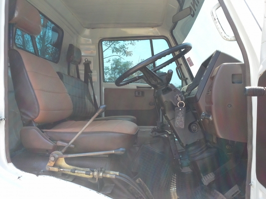 ขายด่วน รถบรรทุก 6 ล้อดั้ม HINO สภาพพร้อมใช้งาน