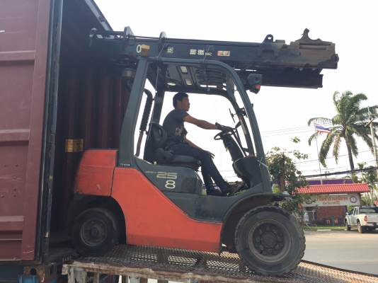 ขายรถโฟลคลิฟท์ ( รุ่นใหม่ล่าสุด ) TOYOTA 52-8FD25 ,เครื่องยนต์ดีเซล รุ่นใหม่ล่าสุดดีเซล 3Z ,เสายกสูง 4.5 เมตร ,งาปรับคว่ำ-หงาย , รถนำเข้าจากญี่ปุ่น 100\%