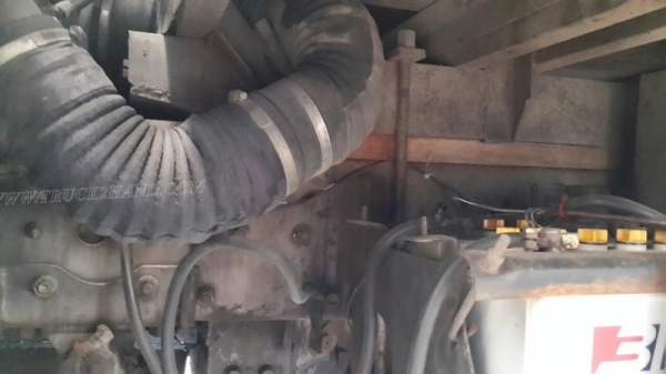 รถ 6 ล้อ ตู้แห้ง   ยี่ห้อ HINO  รุ่น FC3JLKA  ปีจดทะเบียน 2543