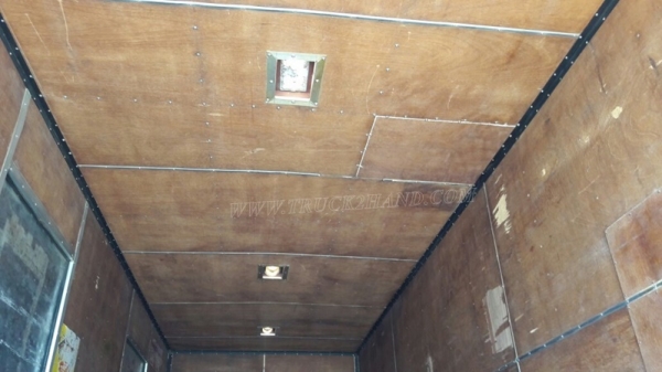 รถ 6 ล้อ ตู้แห้ง   ยี่ห้อ HINO  รุ่น FC3JLKA  ปีจดทะเบียน 2543