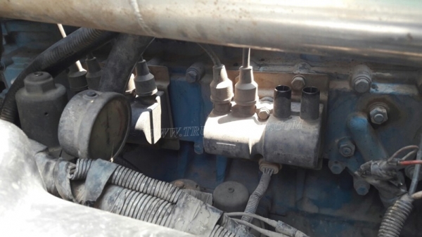 รถ 6 ล้อ ตู้แห้ง   ยี่ห้อ HINO  รุ่น FC3JLKA  ปีจดทะเบียน 2543