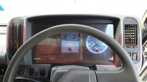 รถ 6 ล้อ ตู้แห้ง   ยี่ห้อ HINO  รุ่น FC3JLKA  ปีจดทะเบียน 2543